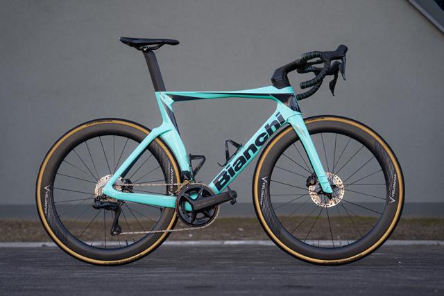 Bianchi Oltre Comp Ultegra Di2 12-speed + powermeter, 28 inch, Carbon, Heren, Zo goed als nieuw