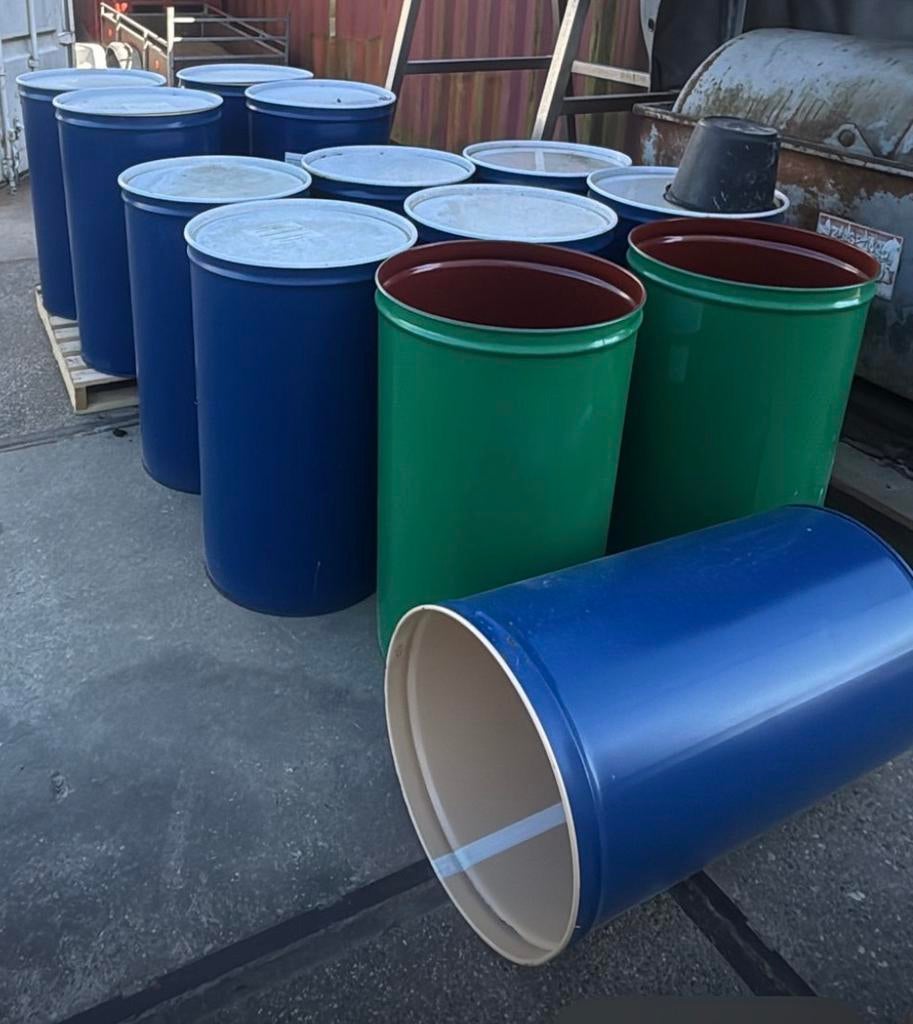 Brandtonnen met Deksel, Ophalen, Zo goed als nieuw