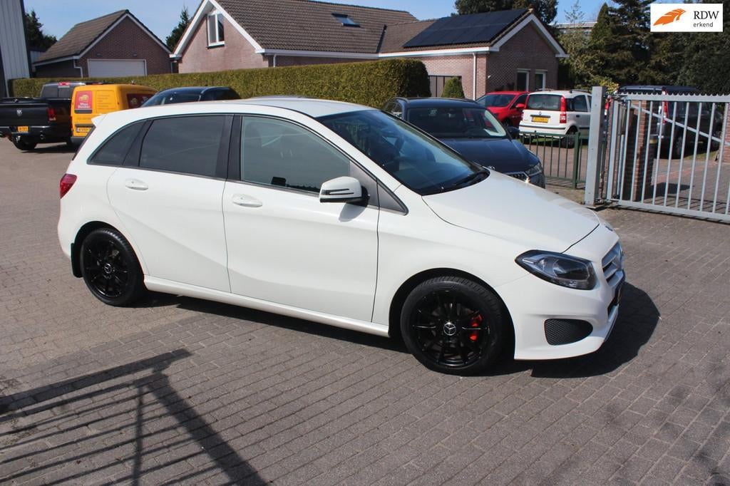 Mercedes-Benz B-klasse 180 Ambition Stoelverw, trekhaak, Auto's, Voorwielaandrijving, Gebruikt, 4 cilinders, 1595 cc