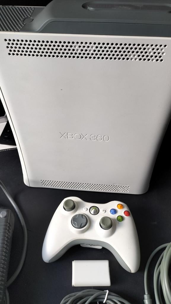 Xbox 360 (defect) met controller en stroom adapter, Spelcomputers en Games, Spelcomputers | Xbox 360, Met 1 controller, Ophalen of Verzenden