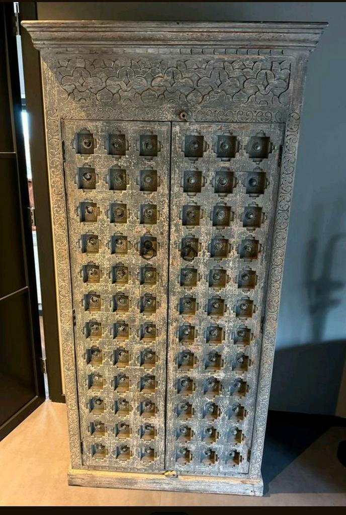 India kast, h 180 cm,  houtsnijwerk, Ophalen, Zo goed als nieuw