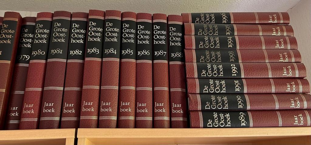 Complete serie De Grote Oosthoek Encyclopedie, Boeken, Ophalen, Zo goed als nieuw, Algemeen, Complete serie