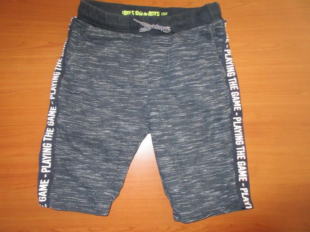 Sportieve korte broek merk WE Fashion maat 158, Broek, Jongen of Meisje, Ophalen of Verzenden, Zo goed als nieuw