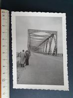 Foto (8 x 11,5cm) Brug Moerdijk 1957, Verzamelen, Foto's en Prenten, 1960 tot 1980, Ophalen of Verzenden, Foto, Zo goed als nieuw