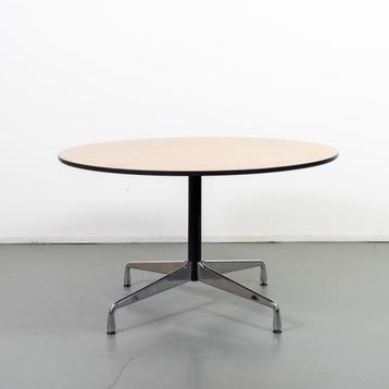 1 Vitra Eames Segmented Table Kersen hout Zwart Rond 120 cm beschikbaar voor biedingen