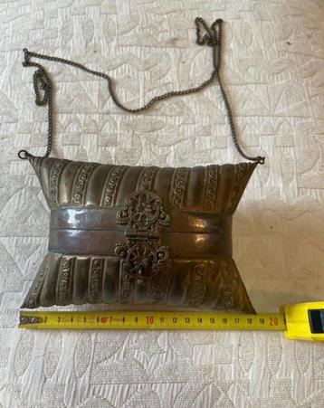 Vintage koperen handtas beschikbaar voor biedingen