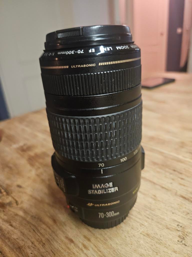 Canon zoom lens EF 70 - 300 mm  1: 4 - 5.6 mm IS USM, Audio, Tv en Foto, Fotografie | Lenzen en Objectieven, Ophalen of Verzenden