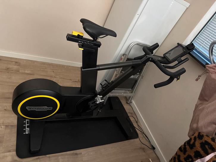 Technogym Skillbike - Professionele Spinningfiets, Sport en Fitness, Fitnessapparatuur, Zo goed als nieuw, Spinningfiets, Benen