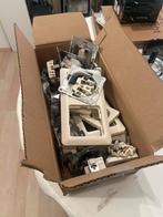 Doos Wandcontactdozen & Schakelaars - Den Bosch, Doe-het-zelf en Verbouw, Elektra en Kabels, Ophalen of Verzenden, Gebruikt, Stopcontact