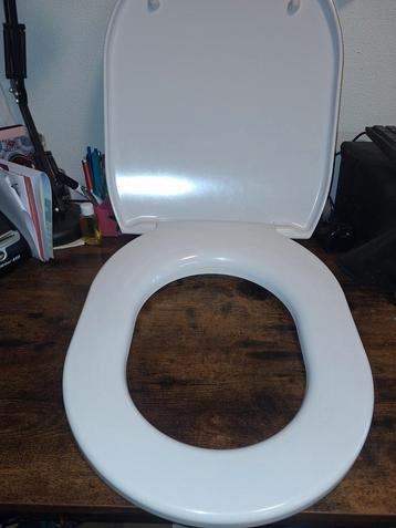 Witte Gebruikte Toiletbril beschikbaar voor biedingen