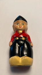 Puntenslijper Volendammer klederdracht 60-er jaren, Ophalen, Zo goed als nieuw