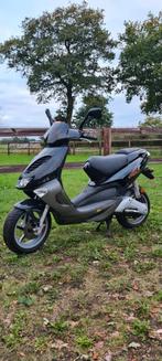 Aprilia sr 50 stealth, Fietsen en Brommers, Scooters | Aprilia, Ophalen, Tweetakt, Gebruikt, Maximaal 45 km/u