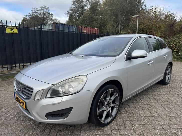 Volvo V60 2.0 T5 240 PK Momentum Leer/Stoelverw/Clima/Navi, Auto's, Volvo, Bedrijf, Te koop, V60, ABS, Airbags, Airconditioning