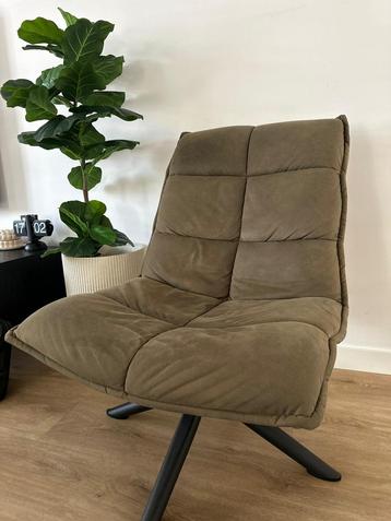 Fauteuil beschikbaar voor biedingen