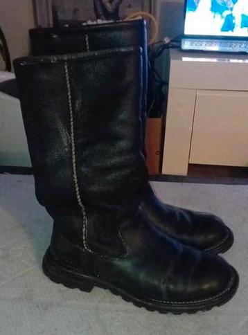 UGGS zwarte leren hoge laarzen maat 38/39 bont gevoerd  beschikbaar voor biedingen