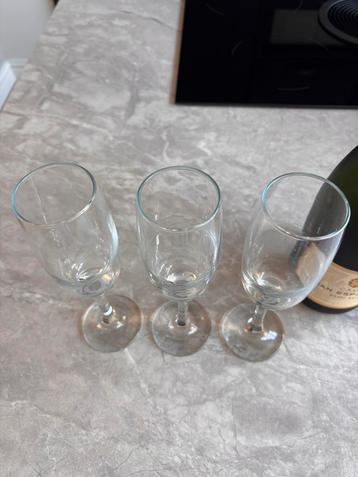 Set van 3 Champagneglazen beschikbaar voor biedingen