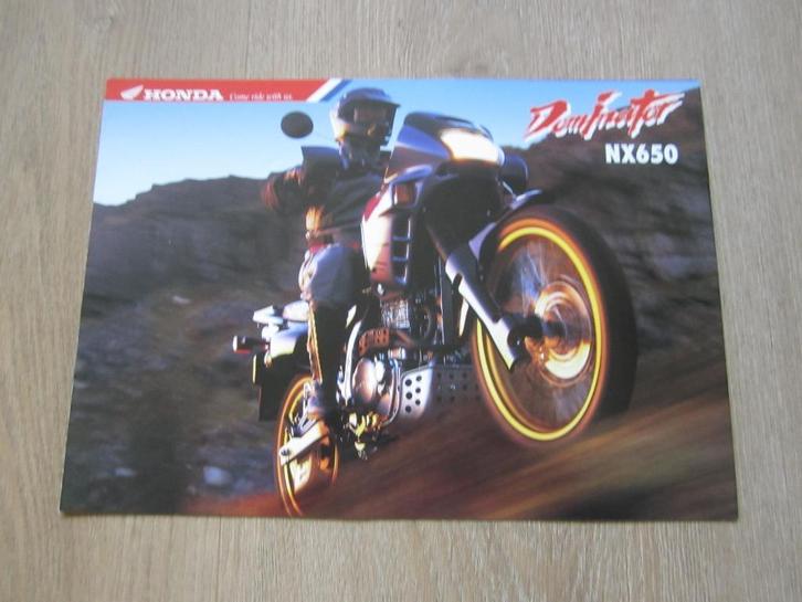 Honda Dominator NX 650 brochure folder 1993 1994, Motoren, Handleidingen en Instructieboekjes, Honda, Ophalen of Verzenden