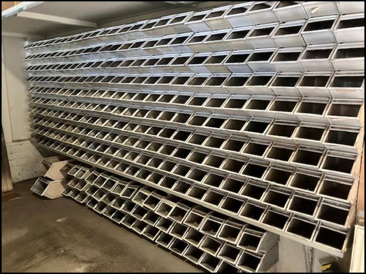 Magazijn bak staal, Industriele vintage stapelbak, Doe-het-zelf en Verbouw, Kratten en Dozen, Gebruikt, Bak of Kist, Minder dan 35 cm