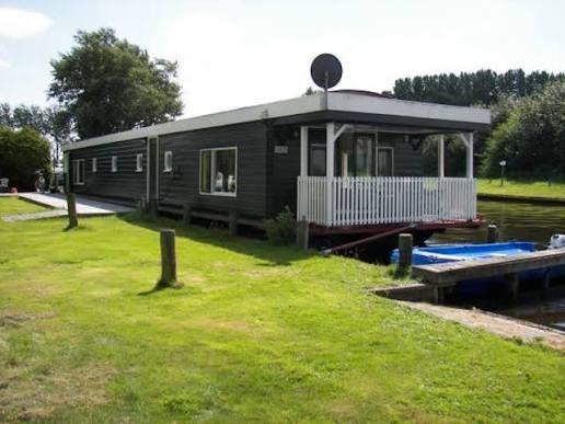 Ruime woonark te koop 25 meter zonder ligplaats, Huizen en Kamers, Woonboten te koop, Friesland, Verkoop zonder makelaar