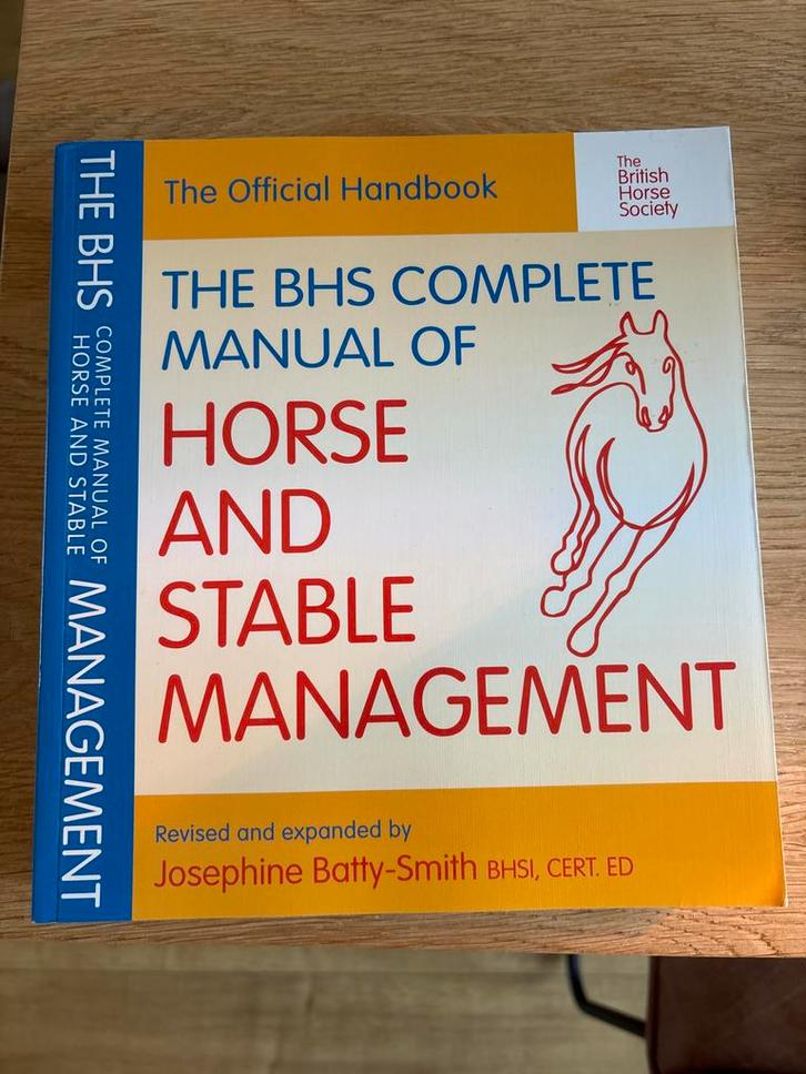 BHS Handboek Paard en Stal Management, Boeken, Hobby en Vrije tijd, Zo goed als nieuw, Overige onderwerpen, Ophalen of Verzenden