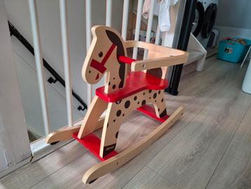 Houten hobbelpaard  beschikbaar voor biedingen