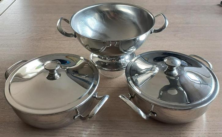 ALESSI - VINTED - 2 x Afra dekschalen en 1 Fruitschaal, Huis en Inrichting, Keuken | Potten en Pannen, Zo goed als nieuw, Pannenset