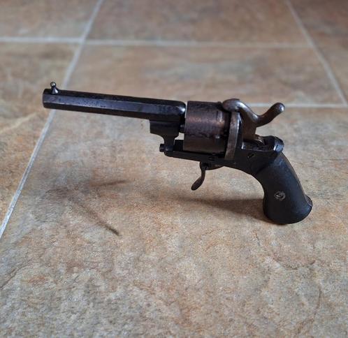 Vrijgesteld 7mm penvuur revolver, Antiek en Kunst, Antiek | Overige Antiek, Ophalen of Verzenden