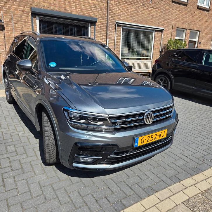 Volkswagen Tiguan highline busnisess 180pk r.line 2019 Grijs, Auto's, Volkswagen, Particulier, Tiguan, 360° camera, ABS, Achteruitrijcamera