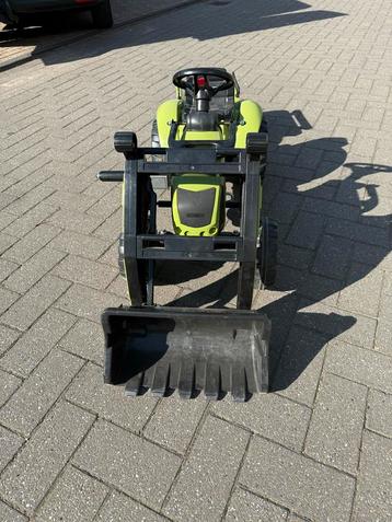 Claas Tractor met Aanhanger en Voorlader beschikbaar voor biedingen