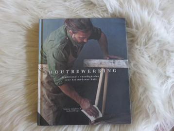 Houtbewerking beschikbaar voor biedingen