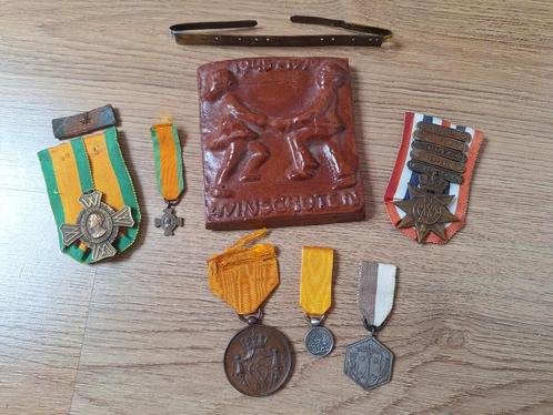 Lot medailles, emblemen, KNIL, Indie 2, Verzamelen, Militaria | Tweede Wereldoorlog, Landmacht, Lintje, Medaille of Wings, Azië