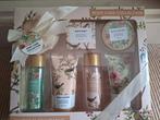Cadeau dames verzorging Magnolia body care pakket, Ophalen of Verzenden, Nieuw, Bad & Douche