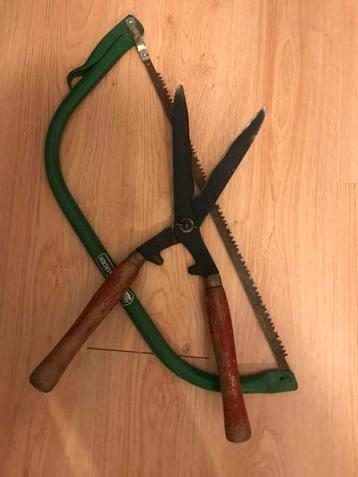 Hand snoeischaar en takkenzaag beschikbaar voor biedingen