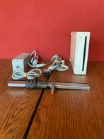 Nintendo Wii wit, Spelcomputers en Games, Ophalen of Verzenden, Zo goed als nieuw, Met 2 controllers