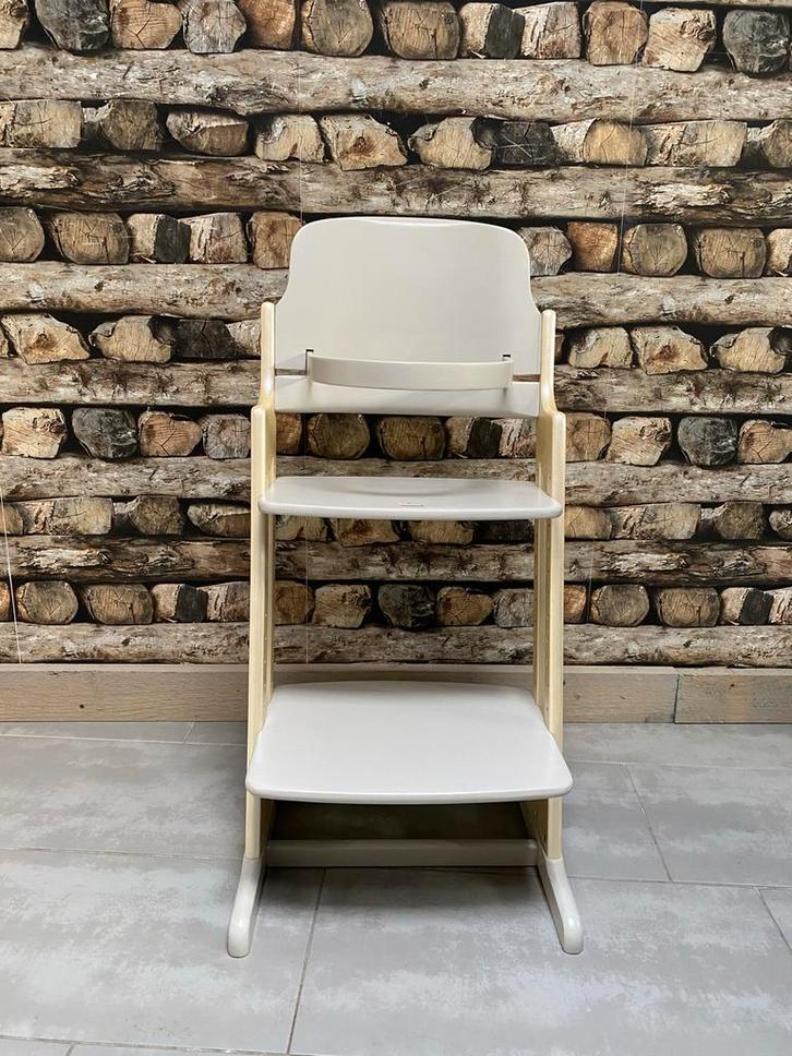 Meegroei Kinderstoel - Zandsteen Beige, Kinderen en Baby's, Kinderstoelen, Zo goed als nieuw, Meegroeistoel, Aanschuifbaar, Ophalen