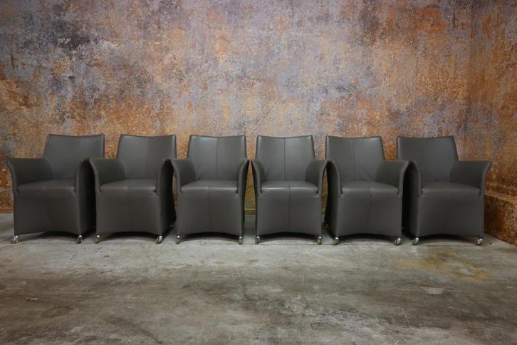 ZGAN! 4 leren Bert Plantagie Amie design stoelen verrijdbaar, Huis en Inrichting, Stoelen, Zo goed als nieuw, Vijf, Zes of meer stoelen