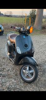 Vespa lxv 70cc, Fietsen en Brommers, Brommeronderdelen | Scooters, Ophalen of Verzenden, Zo goed als nieuw, Blok, Vespa