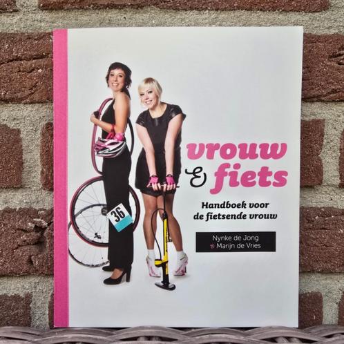 Nieuwstaat! Boek Vrouw & Fiets Marijn de Vries - wielrennen, Boeken, Sportboeken, Nieuw, Lopen en Fietsen, Ophalen of Verzenden