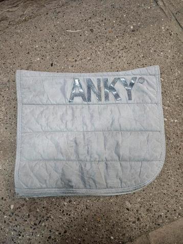 Anky dekje beschikbaar voor biedingen