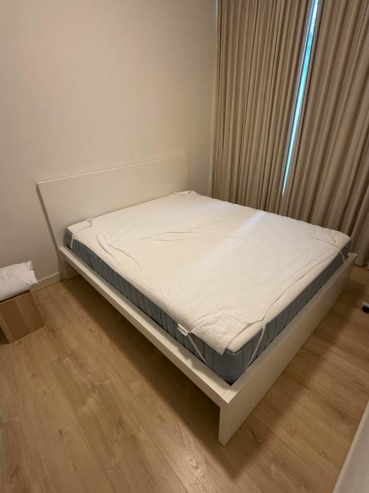 Ikea Malm bedframe met lattenbodem en evt. matras, Huis en Inrichting, Slaapkamer | Bedden, Gebruikt, Tweepersoons, 160 cm, 200 cm