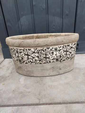 Ovale Plantenbak Beton met geglazuurde print beschikbaar voor biedingen