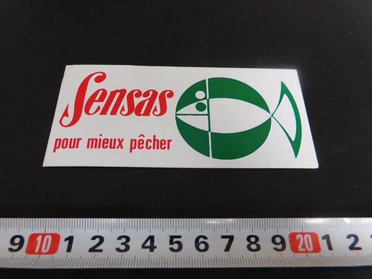 sticker hengelsport SENSAS pour mieux pêcher *, Verzamelen, Stickers, Zo goed als nieuw, Ophalen