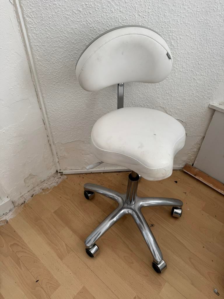 Tabouret, Ophalen, In hoogte verstelbaar, Zo goed als nieuw, Hout