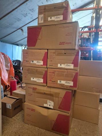 SolarEdge Omvormers - Nieuw in Doos beschikbaar voor biedingen