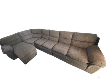 Grote Hoekbank – Uitstekende Staat – Schoon & Comfortabel beschikbaar voor biedingen