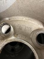 Vier velgen met winterbanden, Ophalen