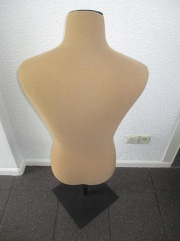 Paspop grote gestoffeerde pas pop Nieuw staat beschikbaar voor biedingen