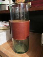 Glazen karaf met lederen handgreep, Ophalen of Verzenden, Gebruikt