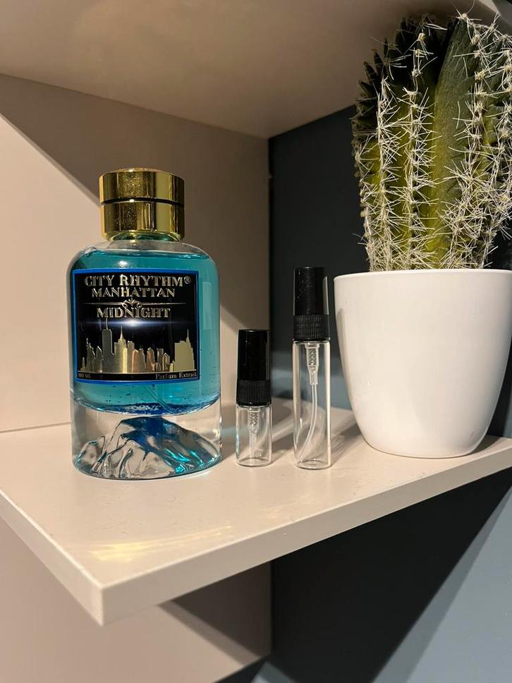 City rhythm manhattan midnight sample, Sieraden, Tassen en Uiterlijk, Uiterlijk | Parfum, Zo goed als nieuw, Ophalen of Verzenden