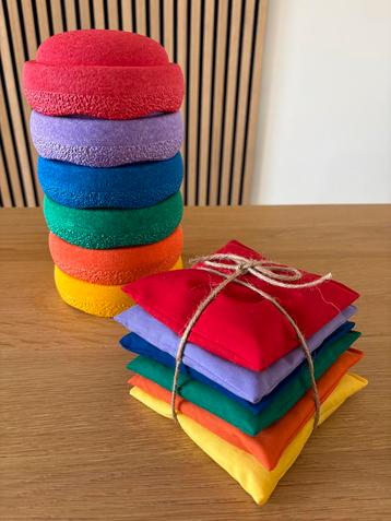 Pittenzakjes in kleuren stapelstenen beschikbaar voor biedingen